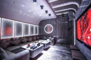 赤峰商务KTV,赤峰夜店招聘酒水促销员,精彩生活源于不懈的追